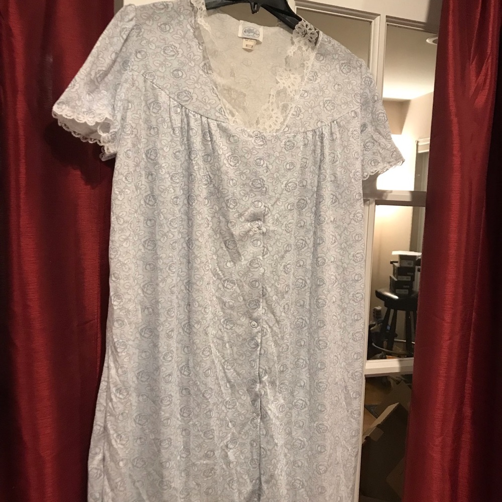 Lace-Trim set Sleeveless Nightgown and Robe in Pale Blue Floral